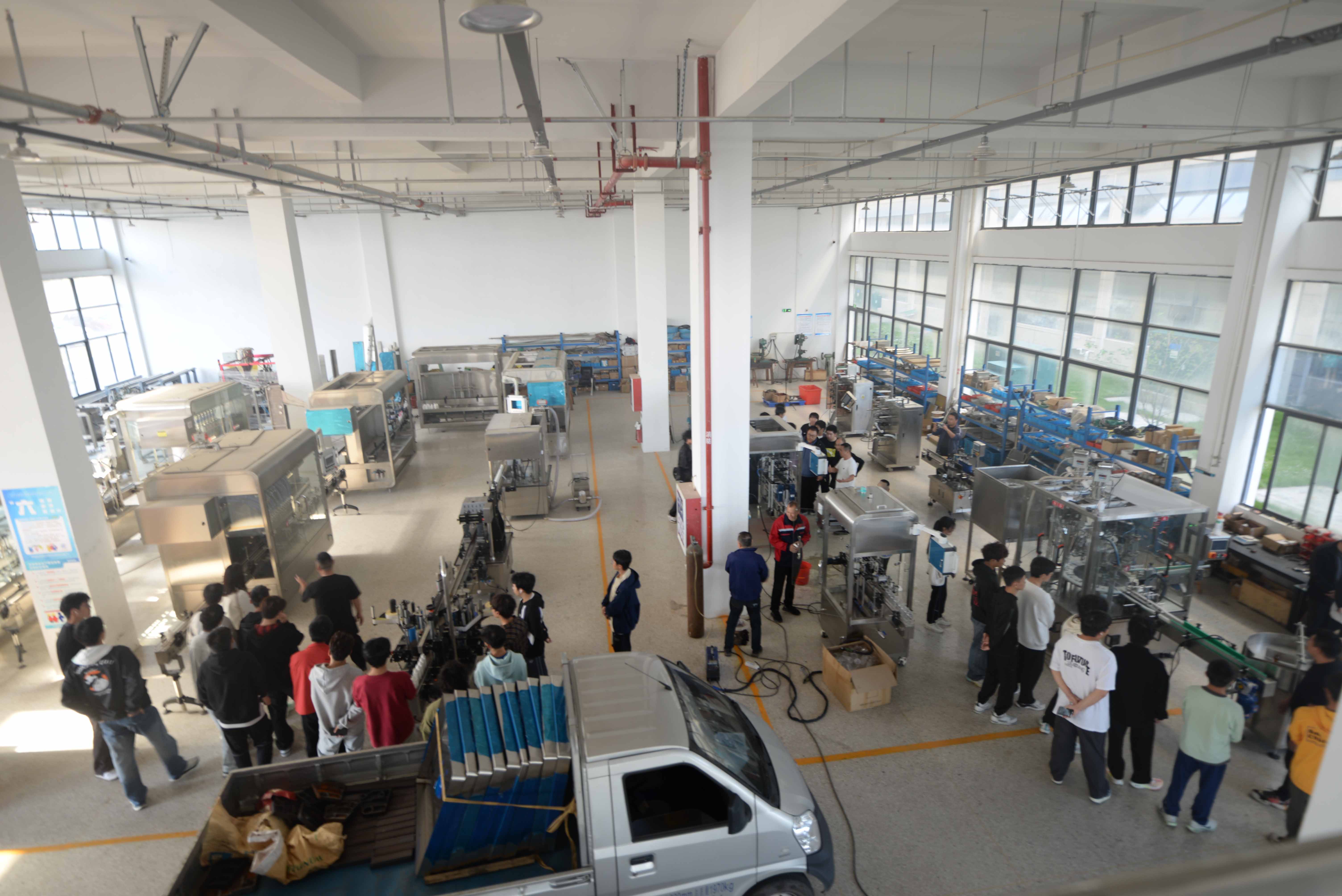 歡迎浙江工貿(mào)學院學生來我司參觀